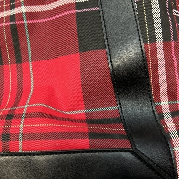 Rare - Victoria SecretsVictoria's Secret Limited Edition Striped Pink Canvas Bea - Picture 6 of 11